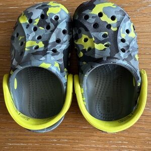 CROCS Black and Gray Water Shoes with Ventilation